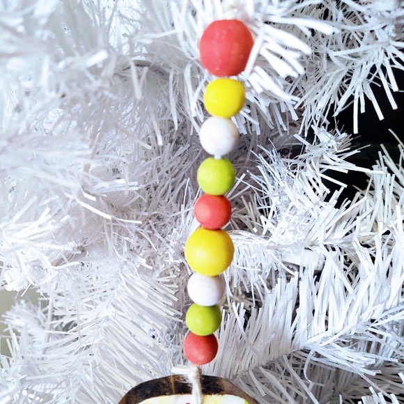 HAND CRAFTED SPRING/EASTER DAFFODILS BEADED WOOD ORNAMENT/TIERED TRAY DECOR - Picture 3 of 4